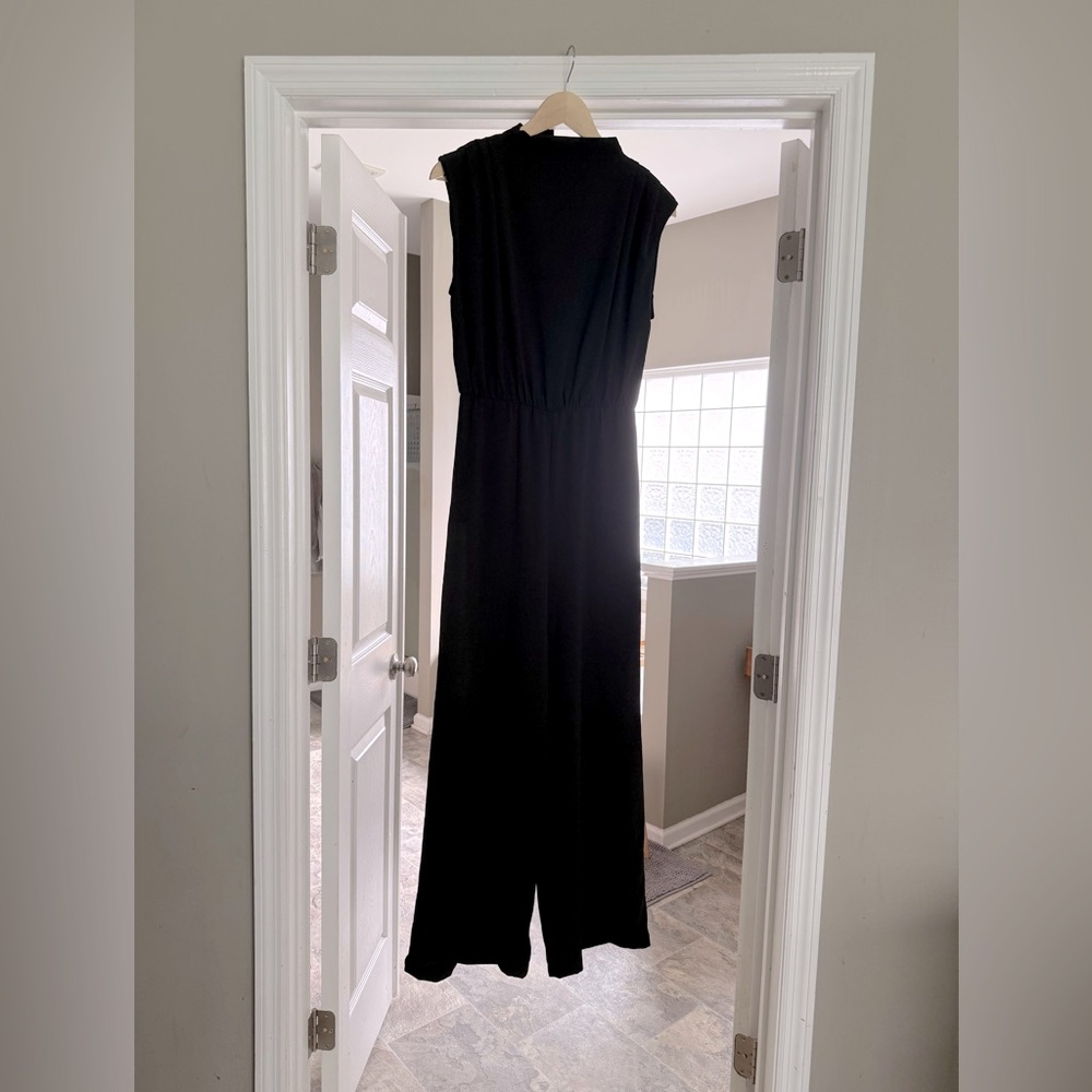 *NWT* Gilli Sleeveless Mock Neck Jumpsuit